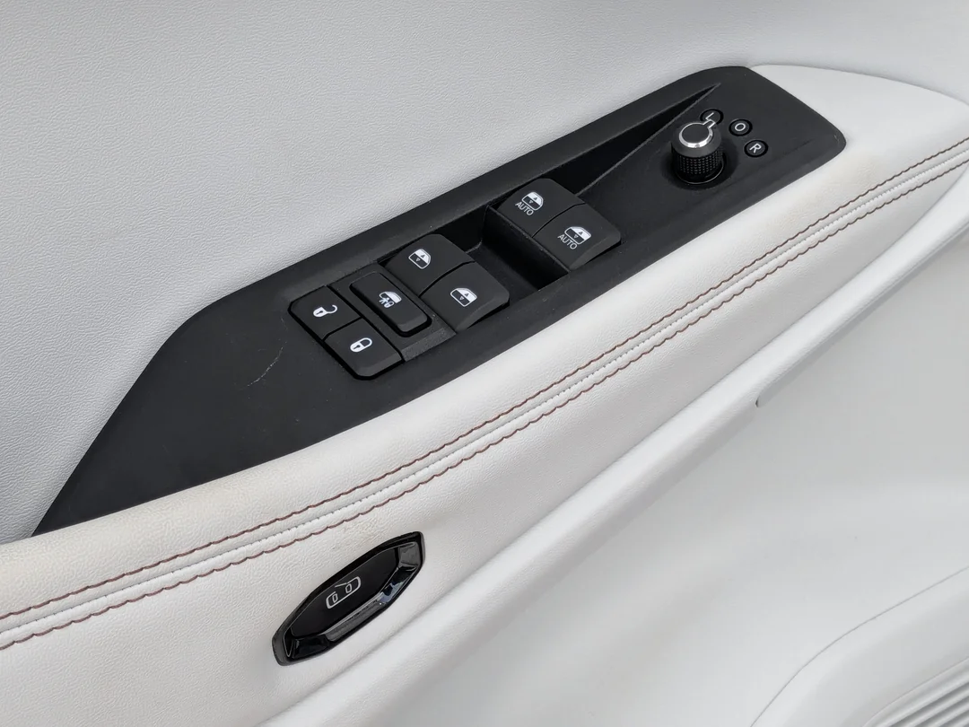 New 2026 Red Jeep Limited - - 4x4 - Power Sunroof - Power Liftgate - Remote Start & More! image 15