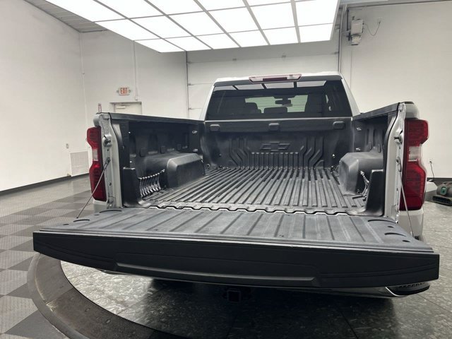 Used 2022 Silver Ice Metallic Chevrolet LT image 30