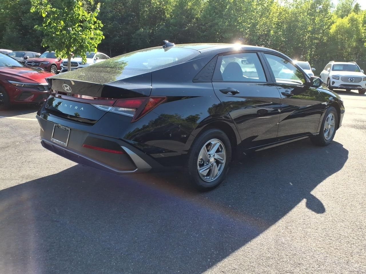 New 2026 Abyss Black Hyundai SE image 5