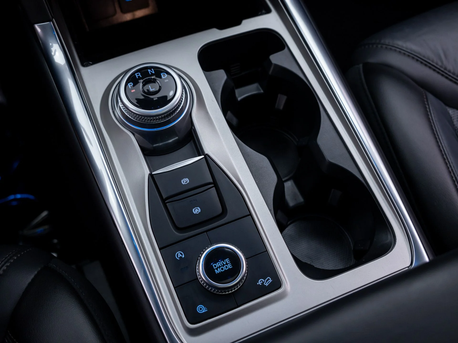 Used 2023 Silver Ford Platinum image 31