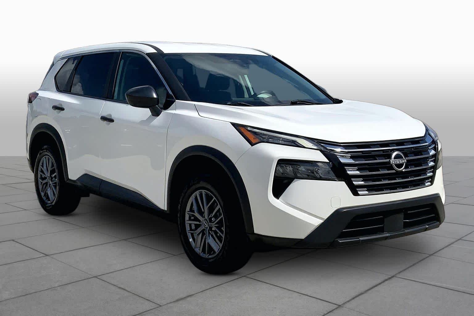 Used 2024 Glacier White Nissan S image 3