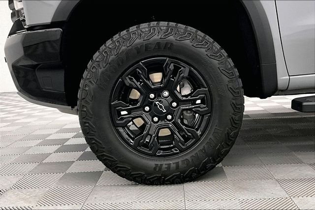 2025 Chevrolet Silverado 1500 ZR2 - Photo 10