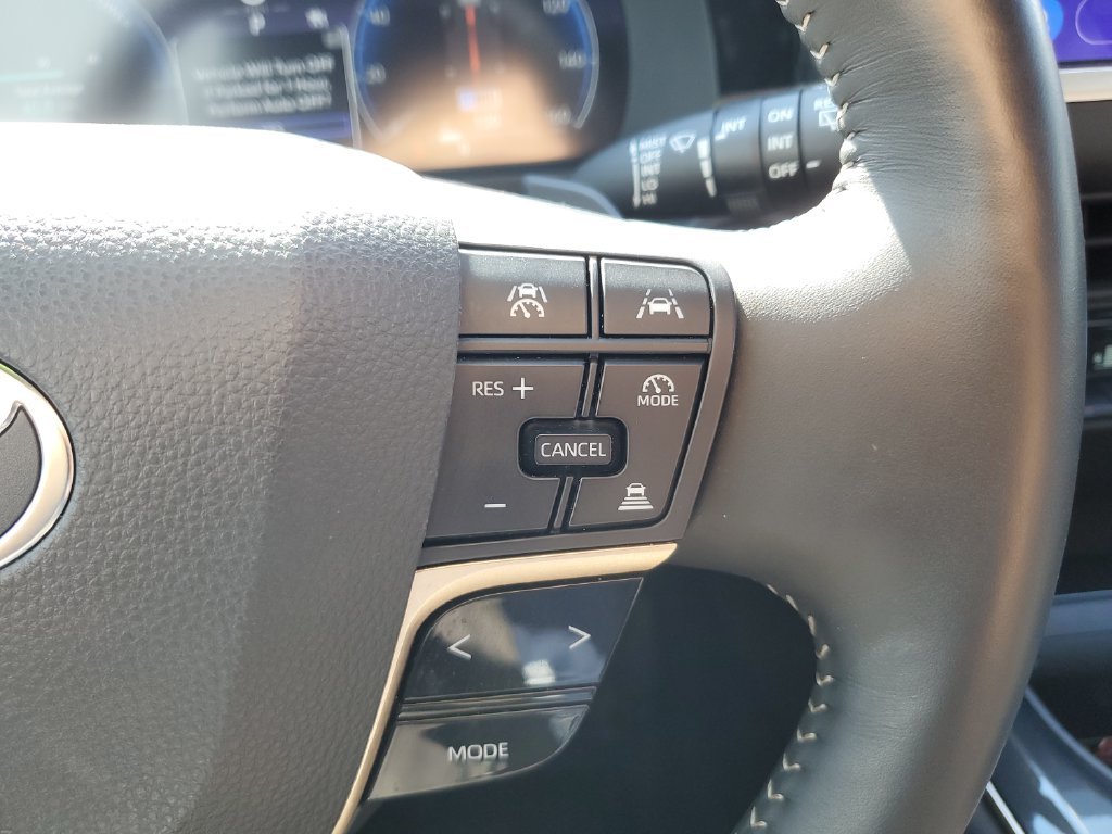 Used 2025 White Toyota XLE image 20