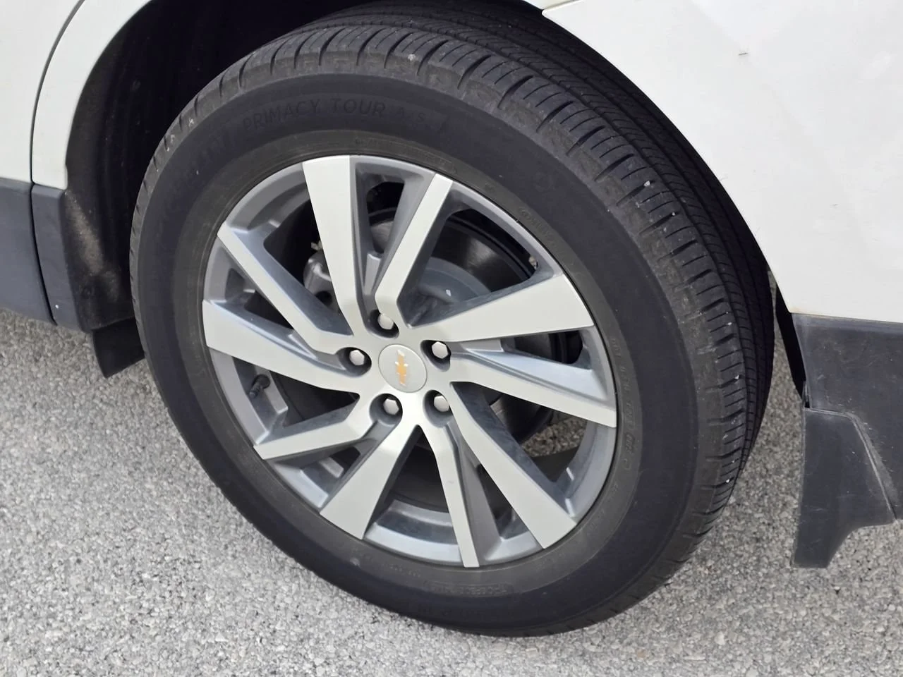 Used 2023 Iridescent Pearl Tricoat Chevrolet LT w/1LT image 6