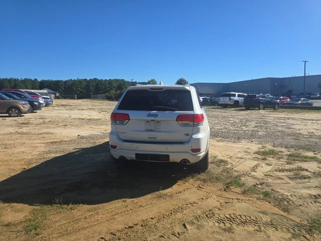 Used 2016 White Jeep Overland image 7