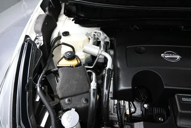 Used 2023 White Nissan SV image 31