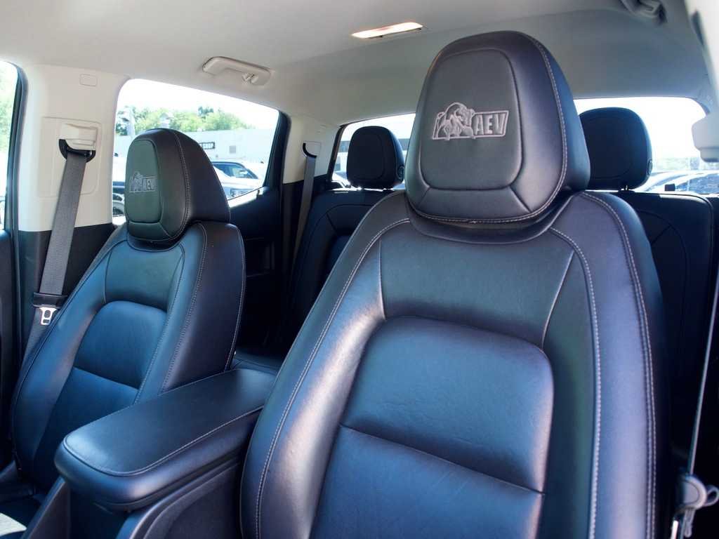 2020 Chevrolet Colorado ZR2 - Photo 11