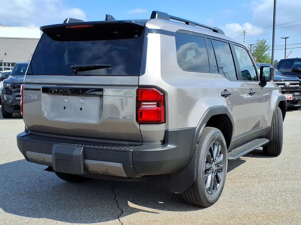 New 2027 Silver Toyota Base image 4