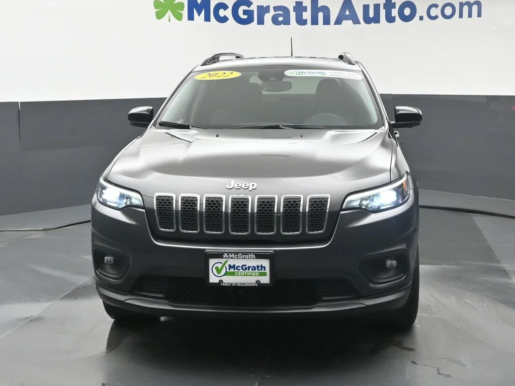 Used 2022 Gray Jeep Latitude Lux image 7