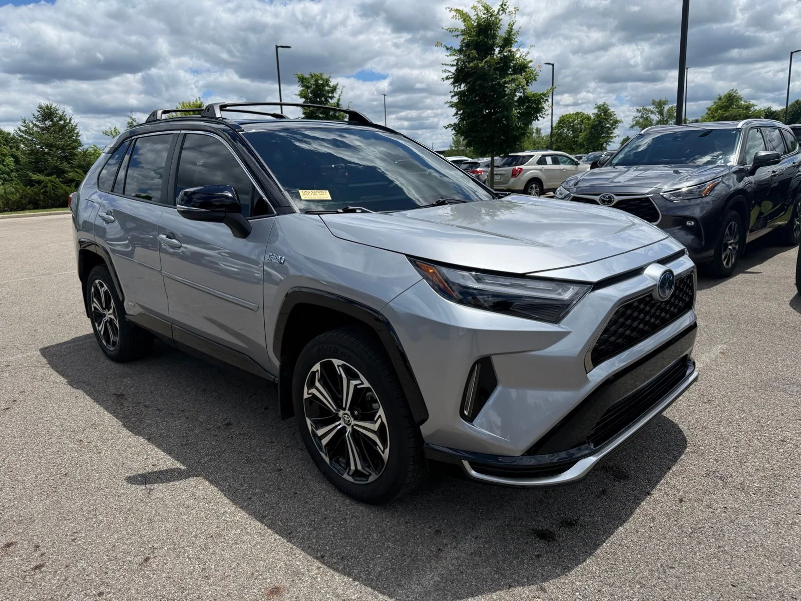 Used 2024 Silver Toyota  image 3