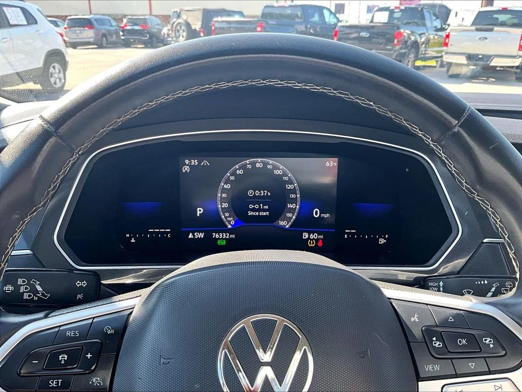 Used 2022 Gray Volkswagen 2.0T SE image 19