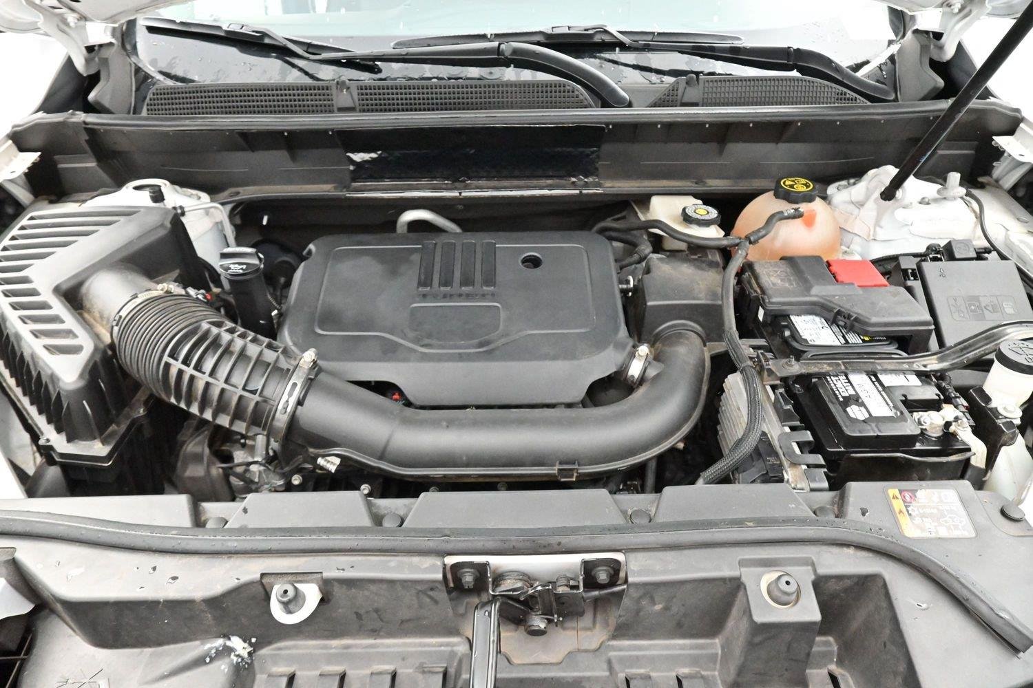 Used 2023 Summit White GMC SLT image 41