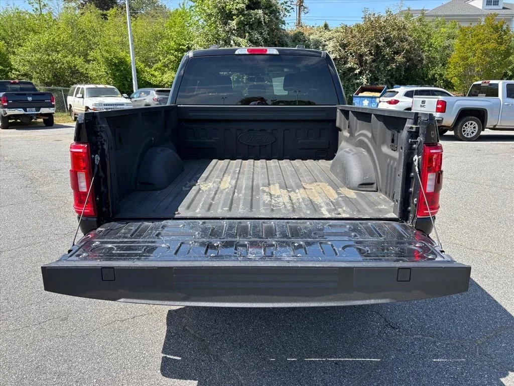 Used 2023 Black Ford XLT image 26