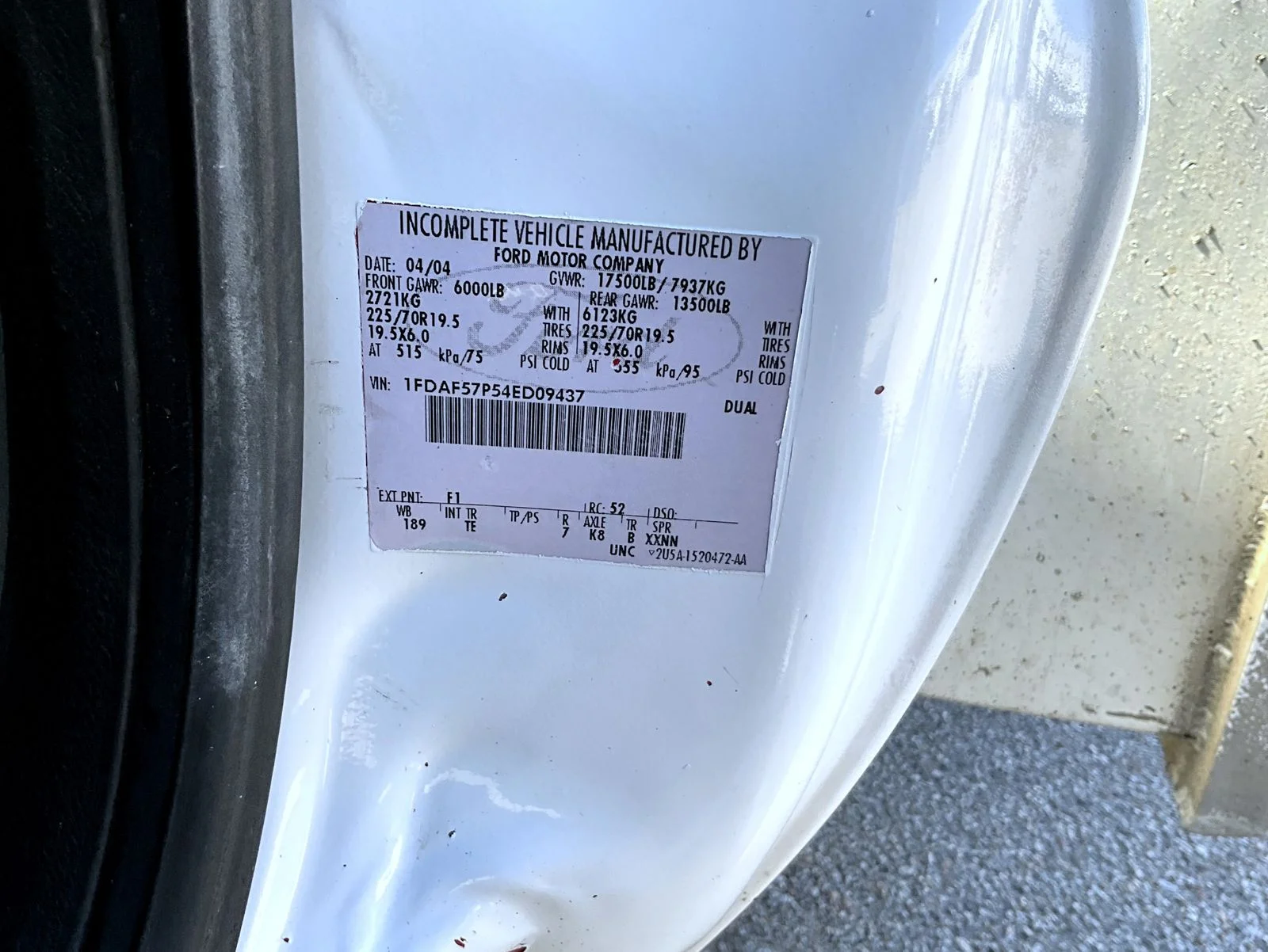 Used 2004 White Ford XL image 18
