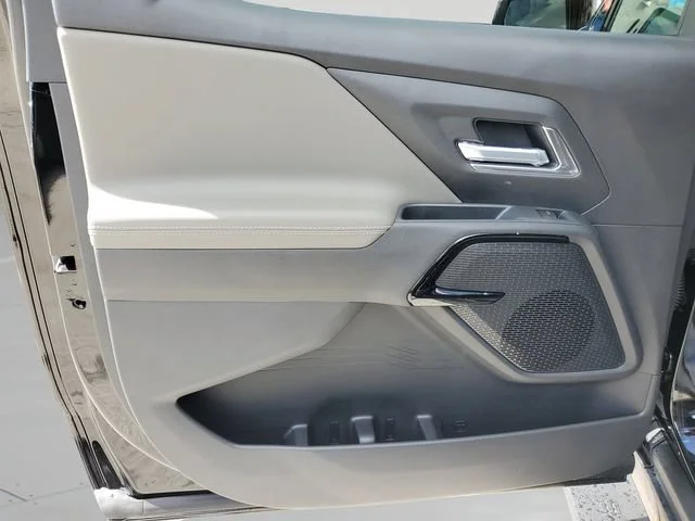 New 2026 Black Chevrolet Trail Boss - Extended Range image 13