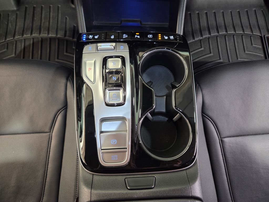 Used 2022 Phantom Black Hyundai Limited image 26