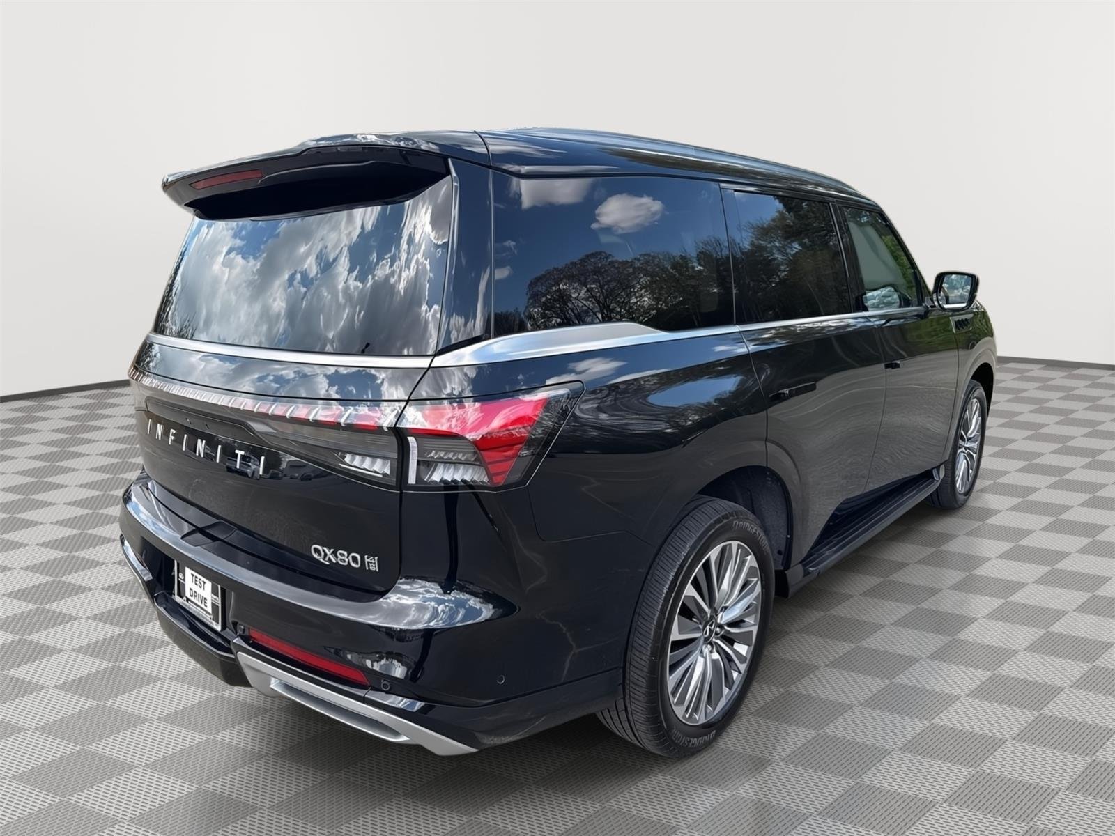 Certified Used 2025 Mineral Black INFINITI SENSORY image 5