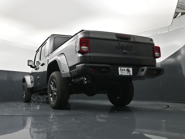 New 2026 Granite Crystal Metallic Clear-Coat Exterior Paint Jeep Sport S image 22