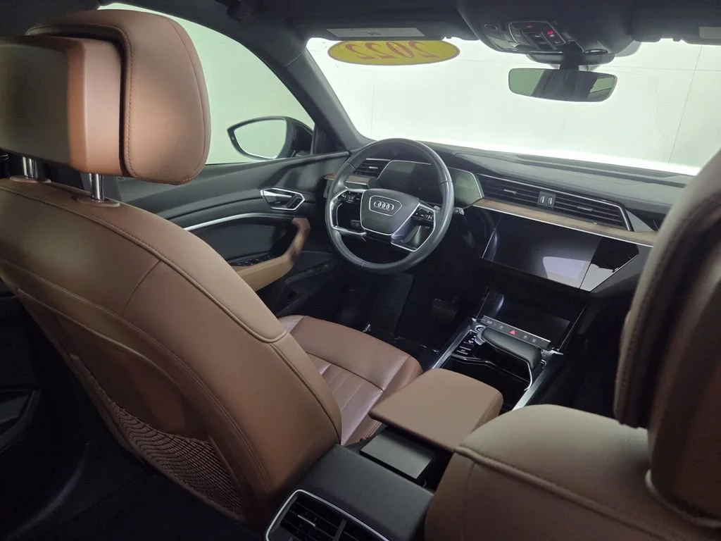 Used 2022 Brilliant Black Audi Premium image 30