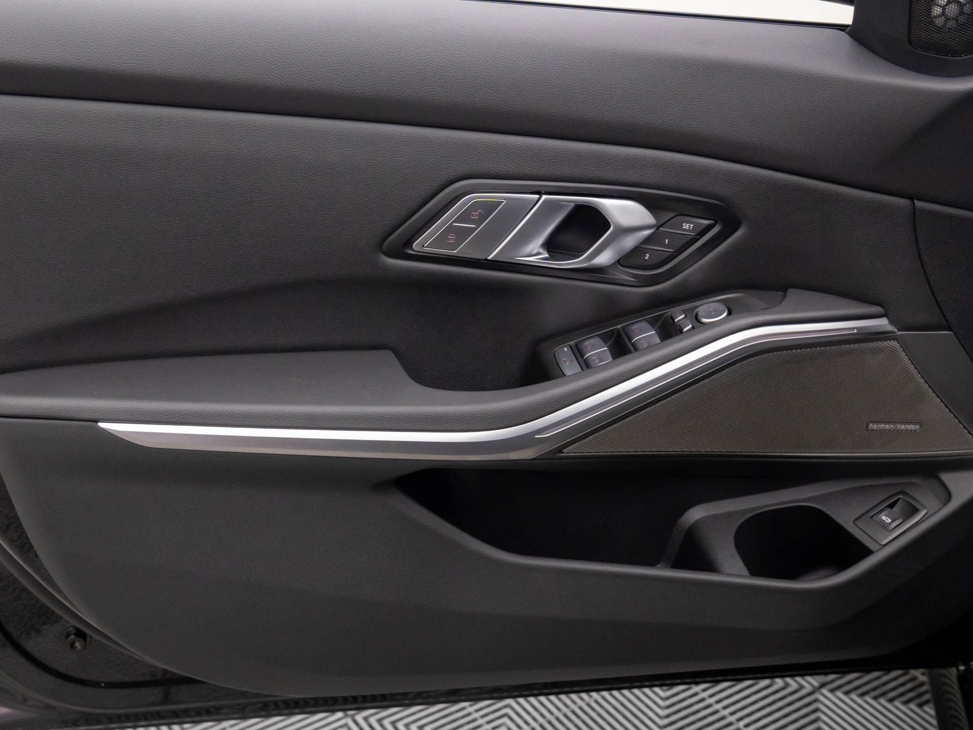 New 2026 Black Sapphire Metallic BMW 330i xDrive image 13
