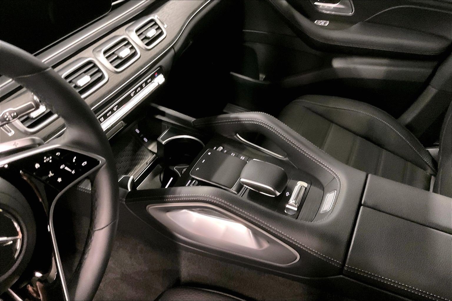 New 2026 Obsidian Black Metallic Mercedes-Benz GLE 580 image 22