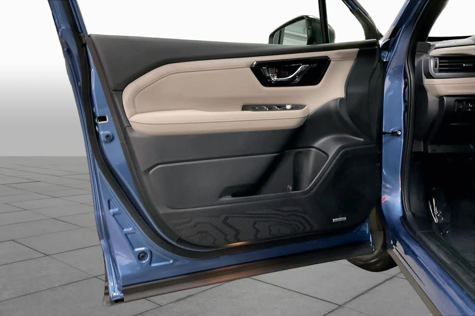 Used 2025 Horizon Blue Pearl Subaru Limited image 22