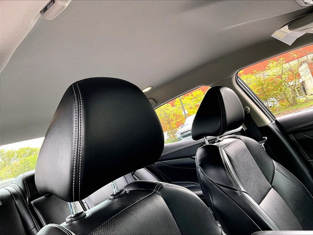 Used 2019 Gray Nissan 3.5 SV image 22