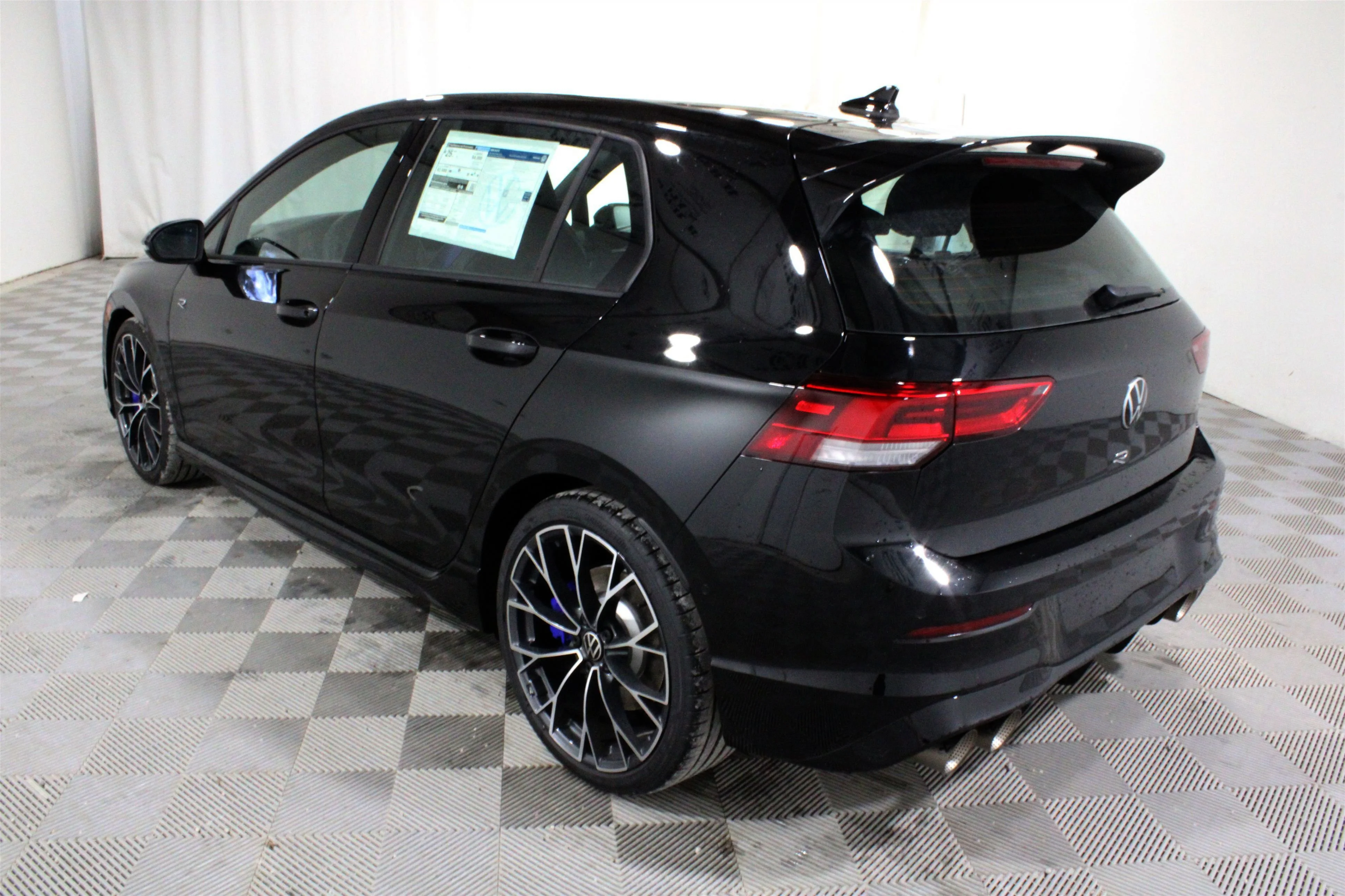 New 2026 Mythos Black Metallic Volkswagen Base image 29