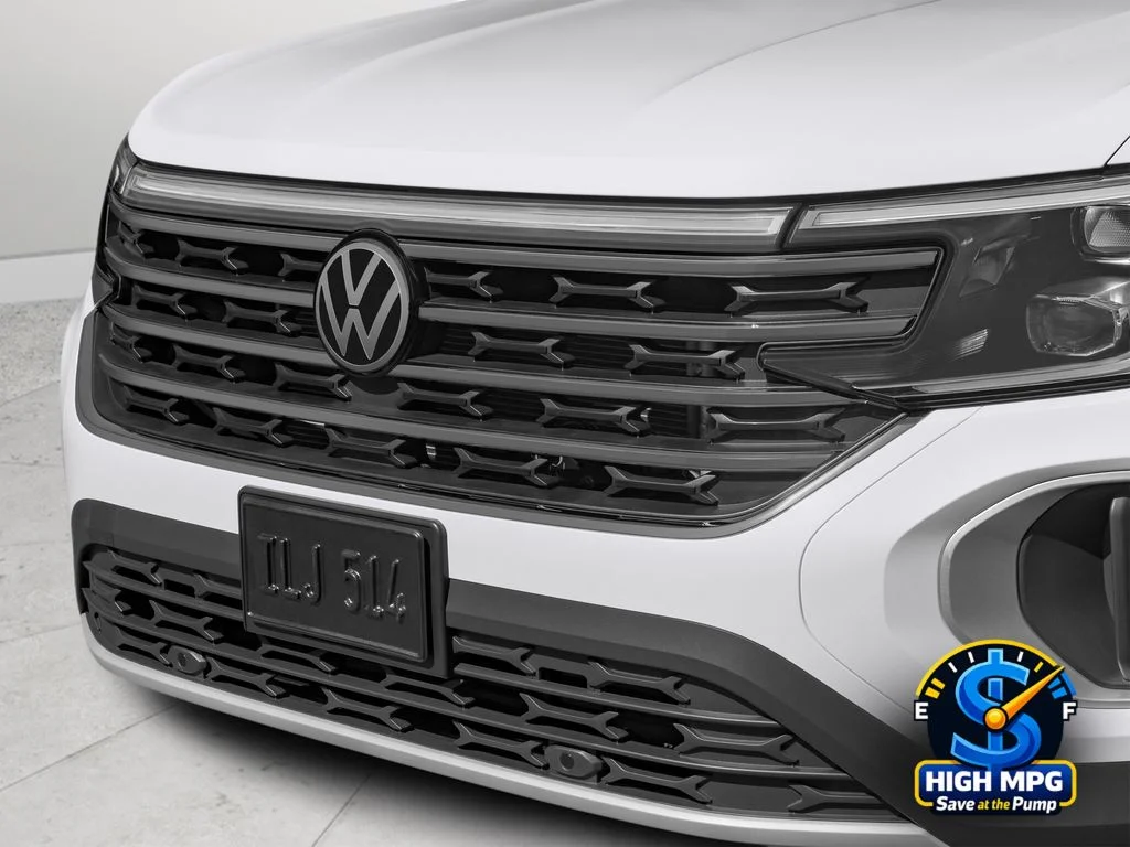 Used 2024 White Volkswagen 2.0T SE w/Technology image 61