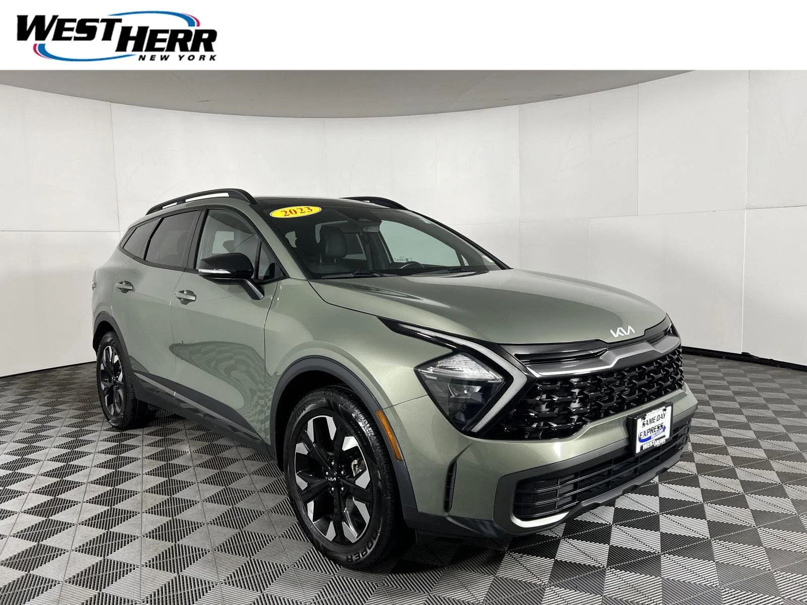 Used 2023 Jungle Green Kia X-Line image 1