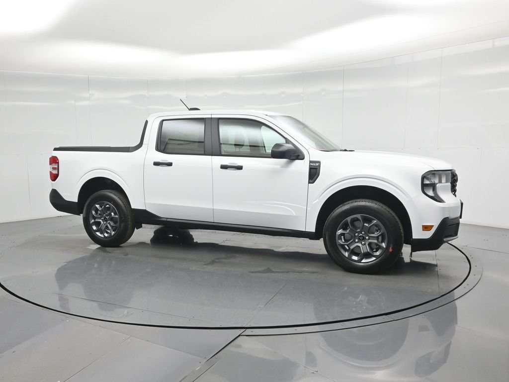 New 2026 Oxford White Ford XLT image 24