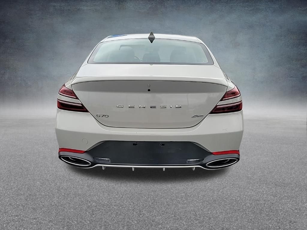 2025 GENESIS G70 Standard - Photo 8
