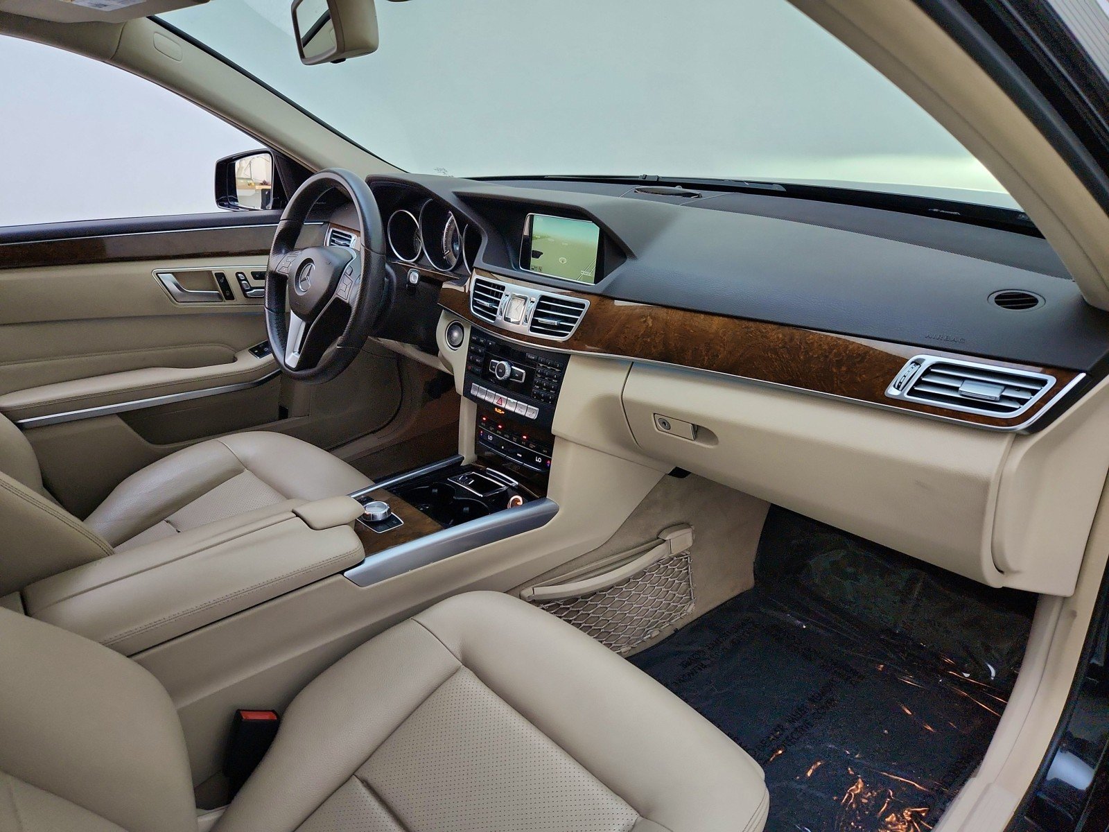 Used 2014 Black Mercedes-Benz E 350 Sport image 29