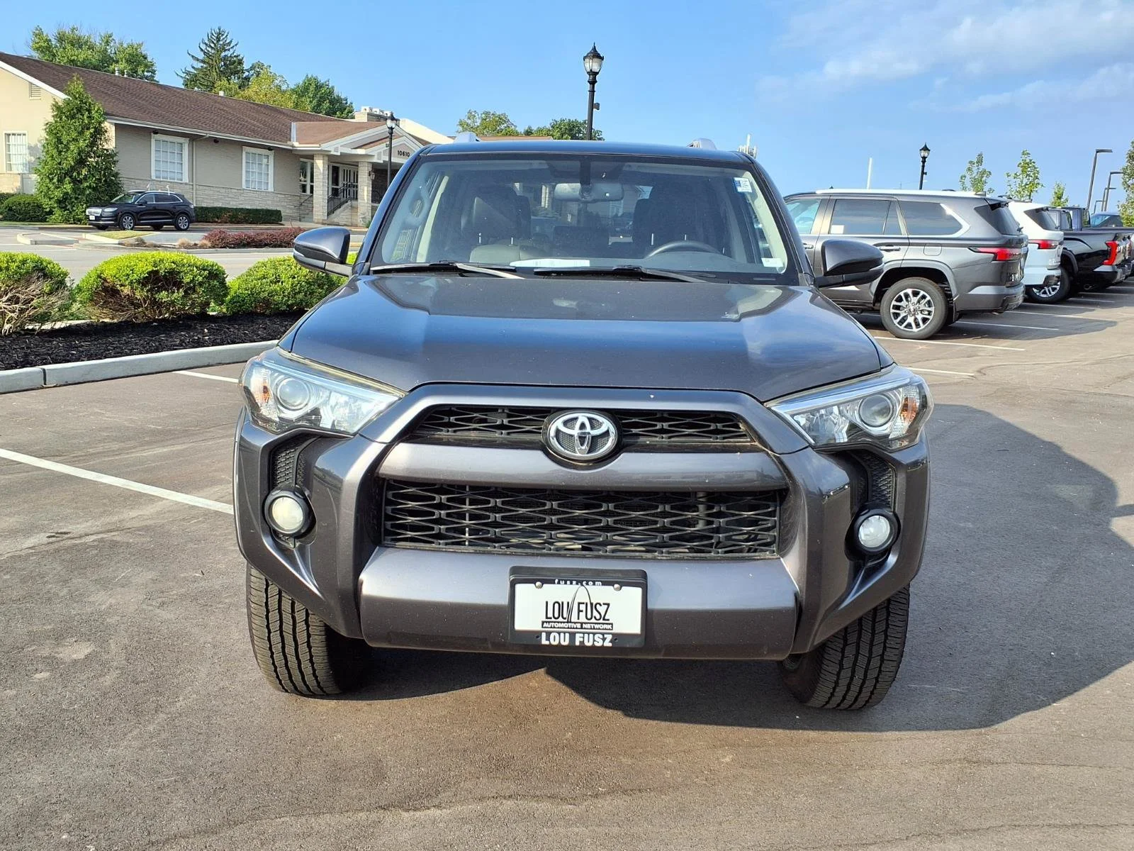 Used 2018 Magnetic Gray Metallic Toyota SR5 Premium image 31