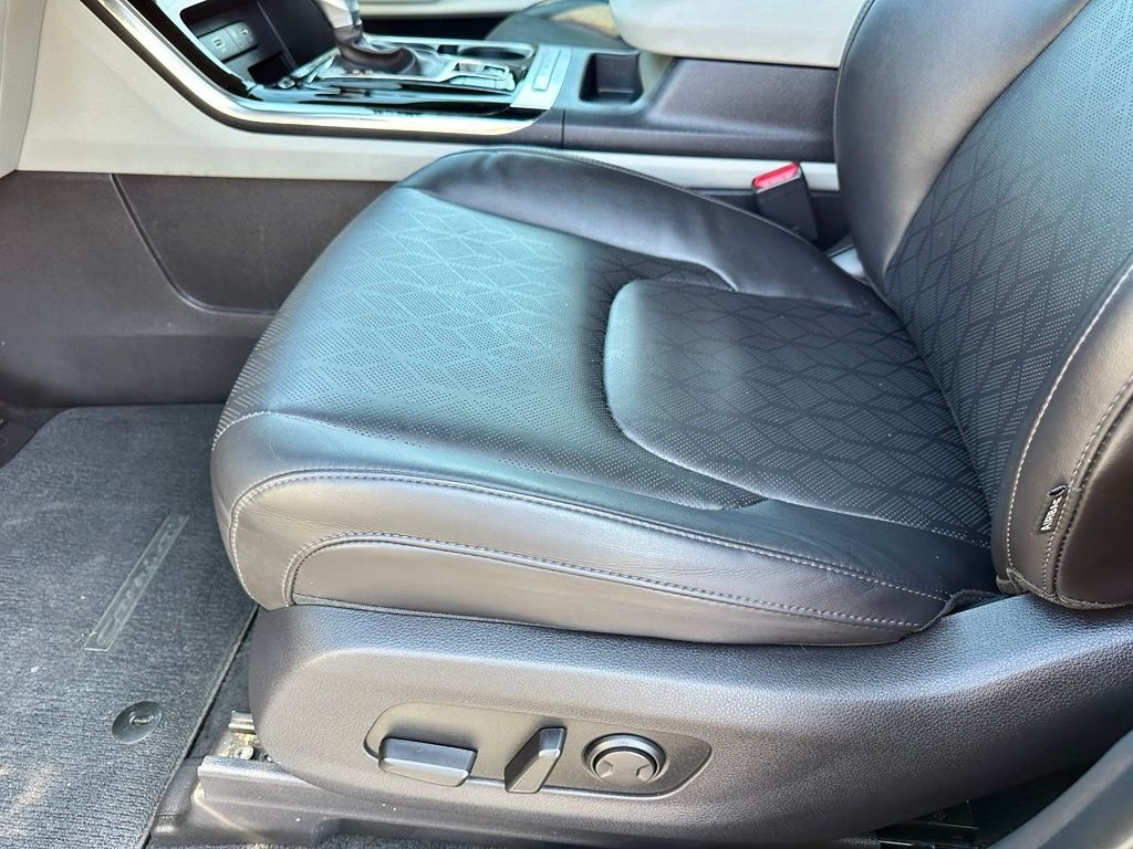 Used 2024 Black Kia EX image 14
