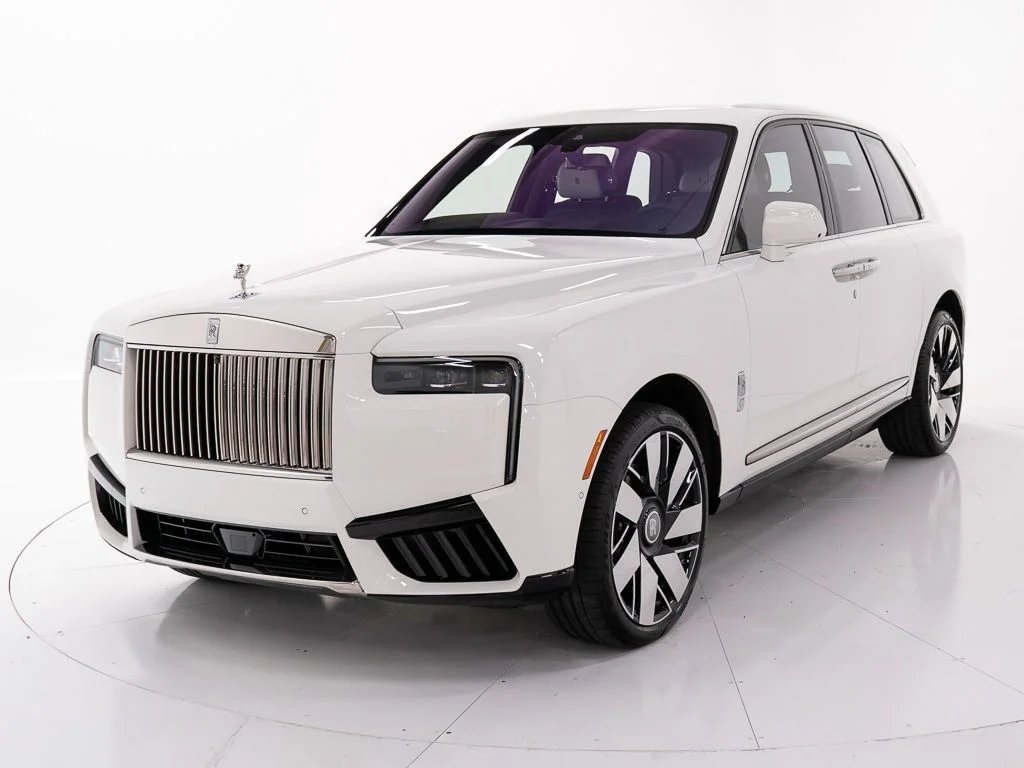 2027 Rolls-Royce Cullinan -'s photo