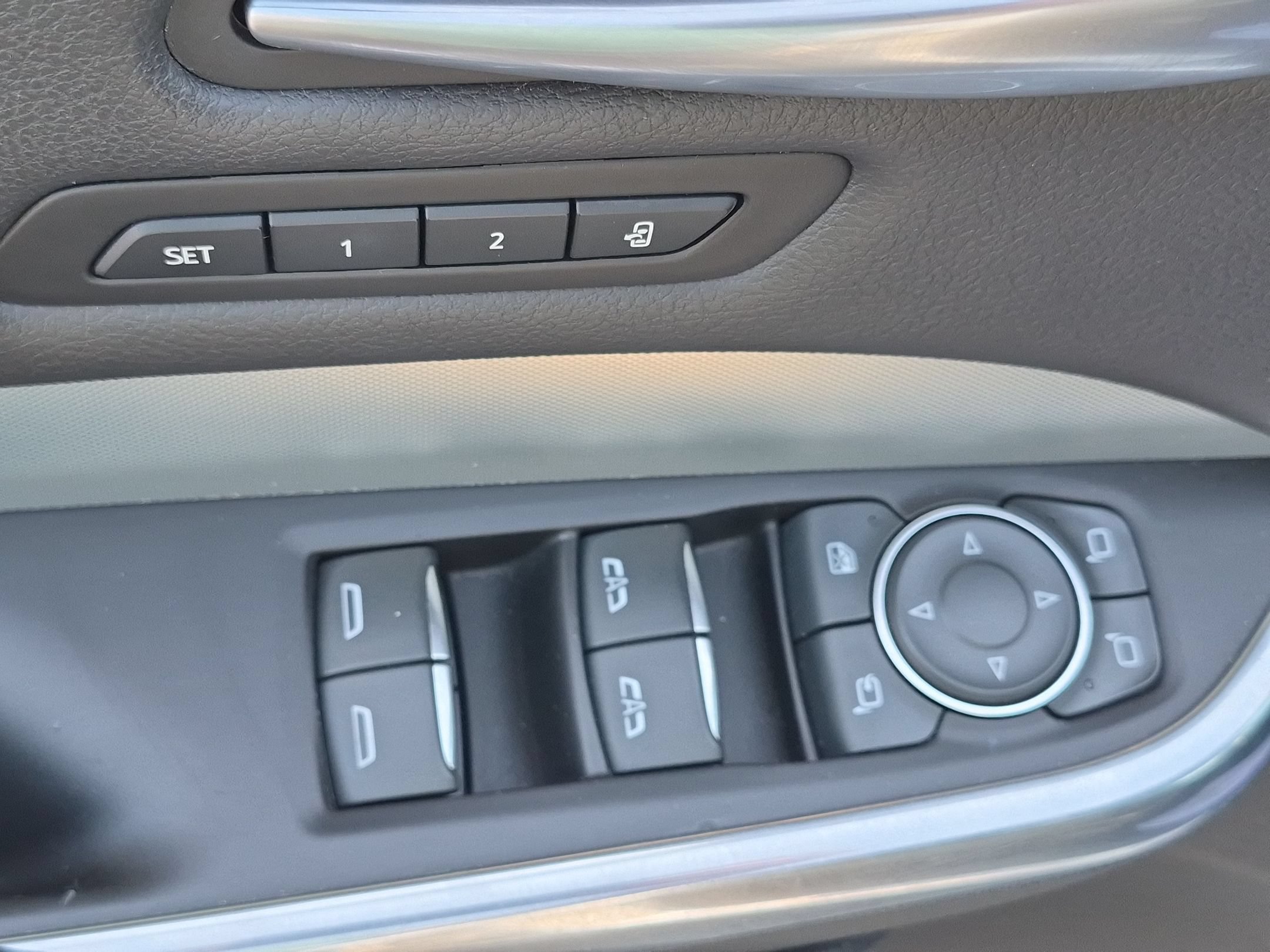 Used 2019 Crystal White Tricoat Cadillac AWD Premium Luxury image 13