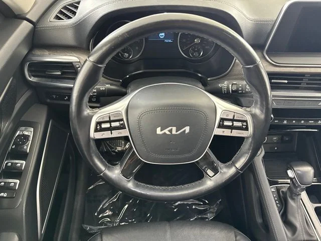 Used 2022 White Kia EX image 25