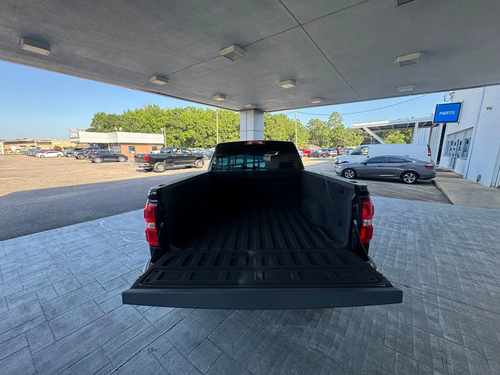 Used 2014 Black GMC SLE image 9