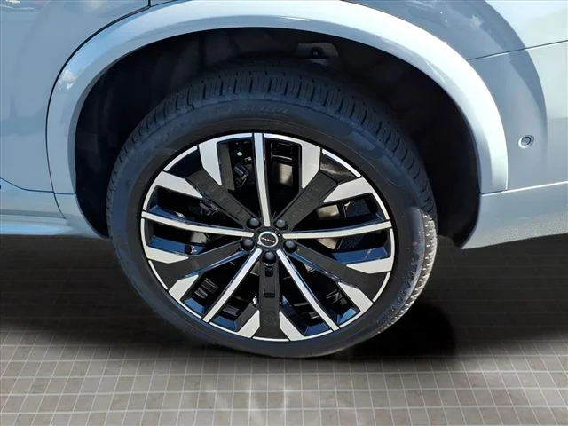 2026 Volvo XC90 Plus - Photo 10