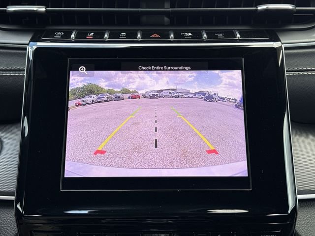 Used 2023 Silver Jeep Altitude image 17