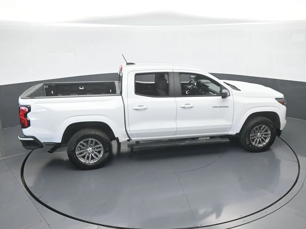 Used 2023 Summit White Chevrolet LT image 46
