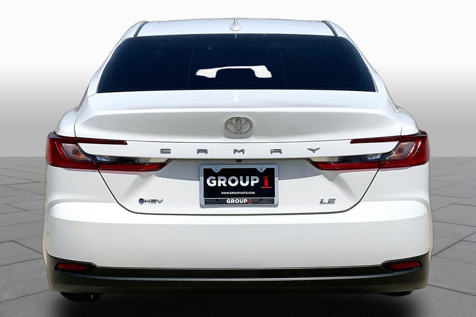 Used 2025 Ice Cap Toyota LE image 9