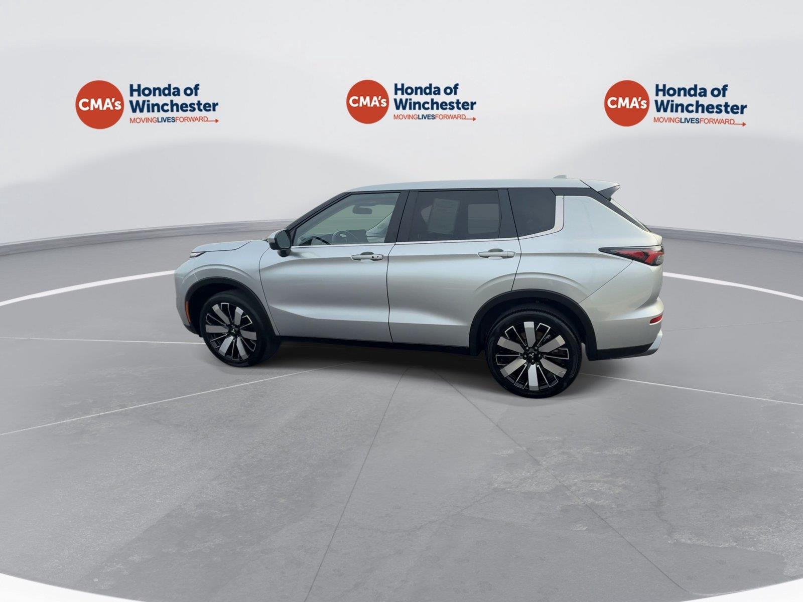 Used 2025 Alloy Silver Metallic Mitsubishi SE image 5