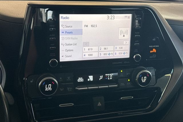 Certified Used 2020 Silver Toyota XLE image 24