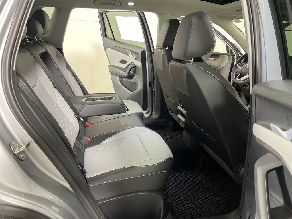 New 2026 Silver Volkswagen 2.0T SE image 20