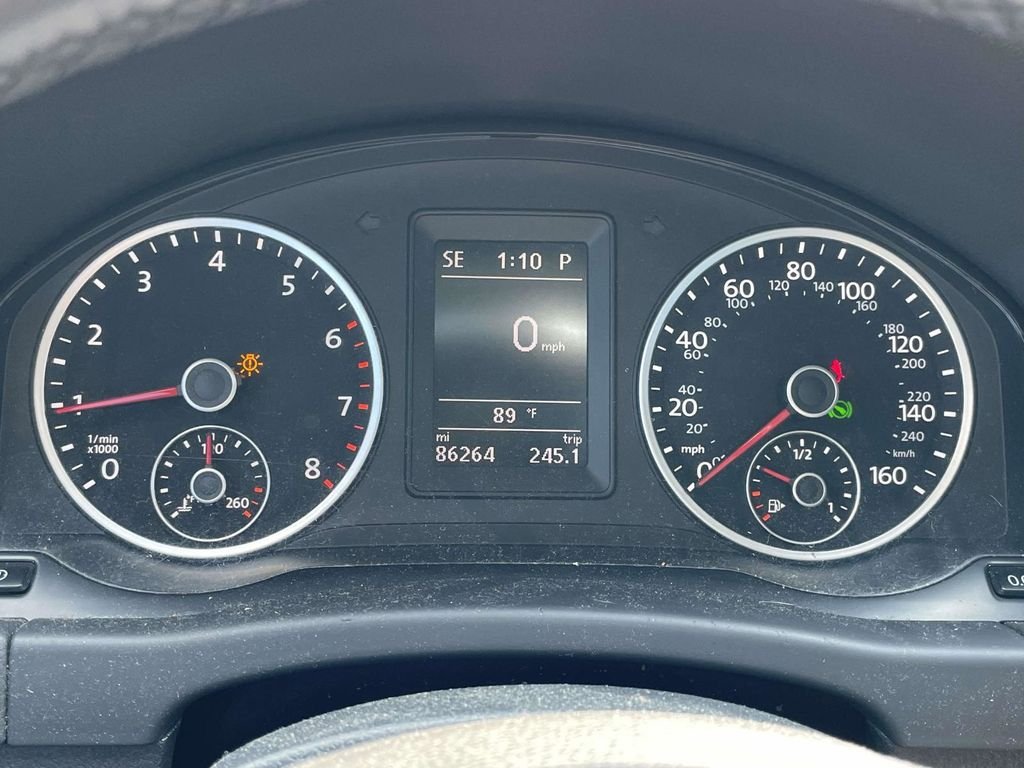 Used 2015 Gray Volkswagen SEL image 25