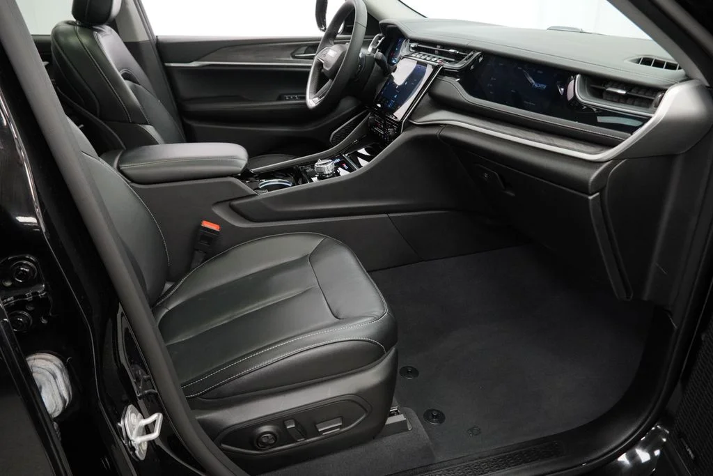 Used 2022 Black Jeep 4xe image 51
