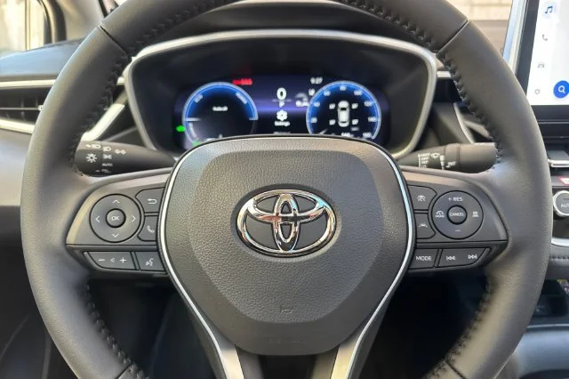 New 2026 Ice Cap Toyota  XLE image 25