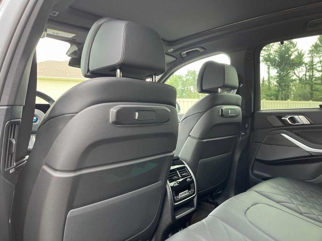 Used 2026 Gray BMW xDrive40i image 25